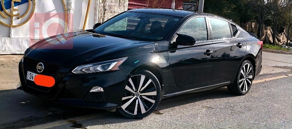 نيسان ألتيما